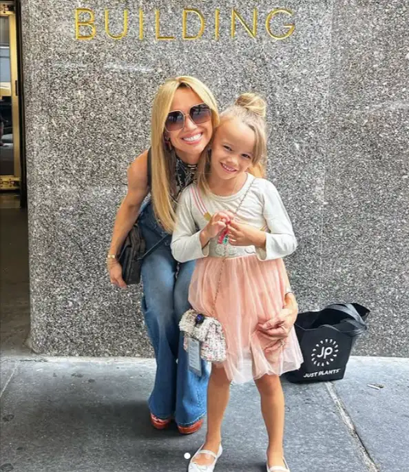 Sara Gore Net Worth